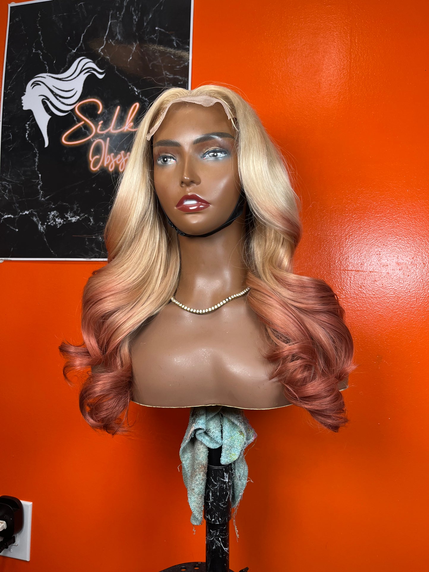 Signature Blonde Custom 5x5 Glueless Closure Unit