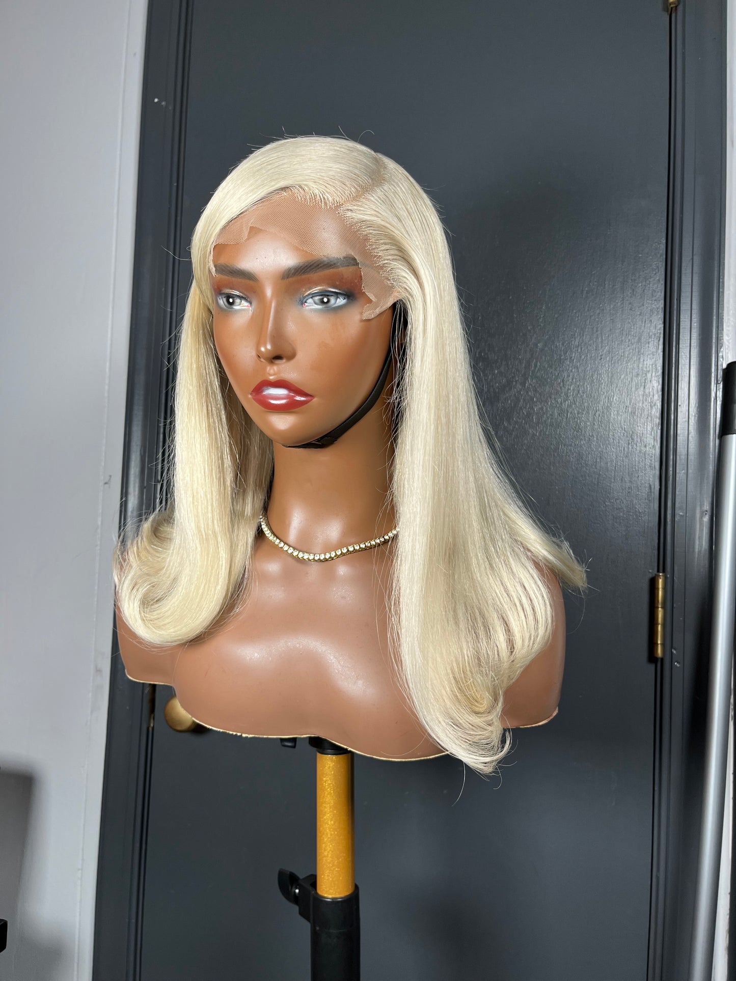 ‘Kiera’ 6x6 Glueless Closure Wig